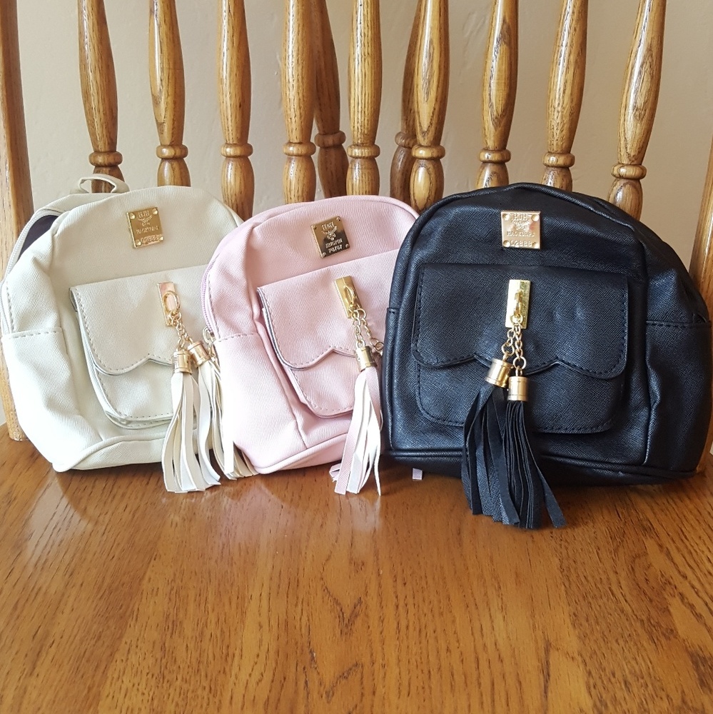 *ONE LEFT!* Cute Mini Backpack - Picture 2 of 3